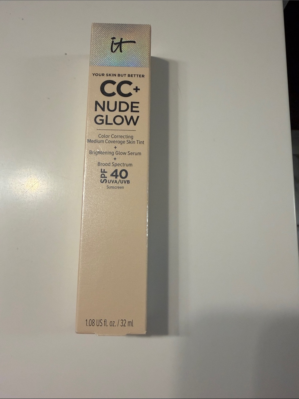 it cosmetics CC+ Nude Glow Medium Coverage Skin Tint -Nude Glow FAIR LIGHT SHADE